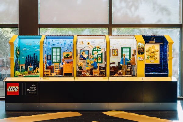 LEGO Gele Huis in het Van Gogh Museum. Foto: Jelle Draper